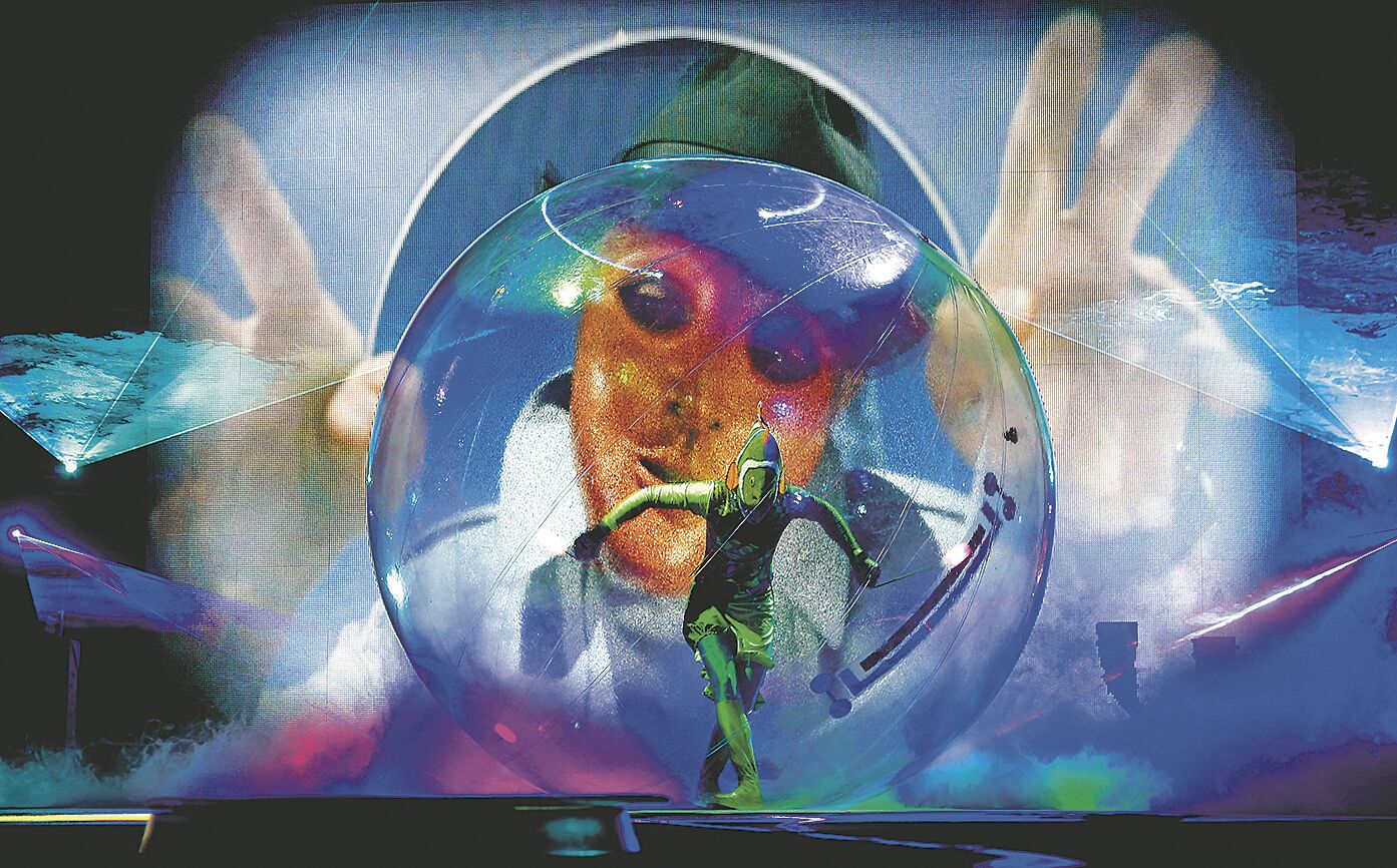 Cirque du Soleil, with soap